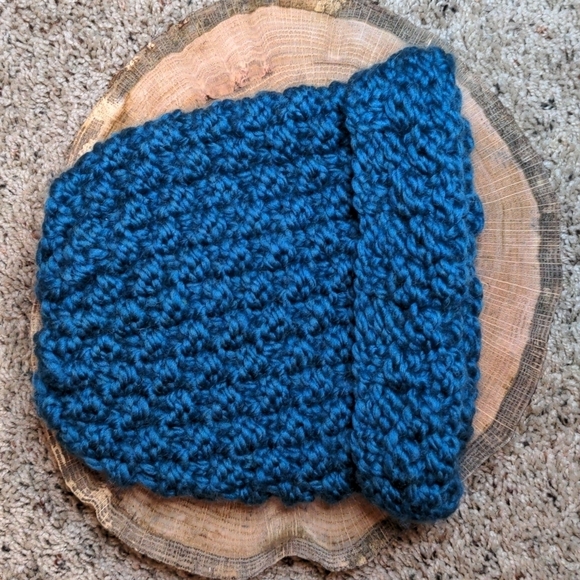 NEW🎇 100% Handmade Knit Beanie Winter Hat • Silky Face Friendly Yarn • Teal - Picture 3 of 7